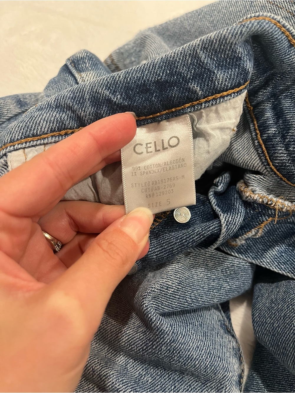 CELLO High Rise Button Fly Distressed Straight Leg Jeans - Size 5 - Picture 5 of 9